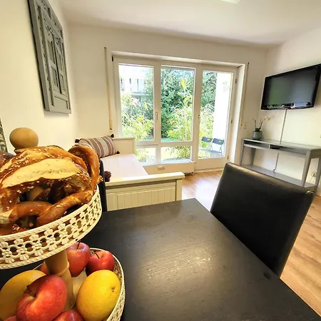 Apartment + :-) Be In + :-) Be In Munich